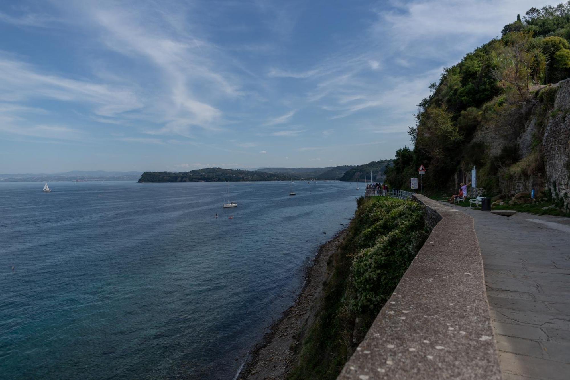 Floating Sea House Shark 3 Apartment Portoroz Exterior photo