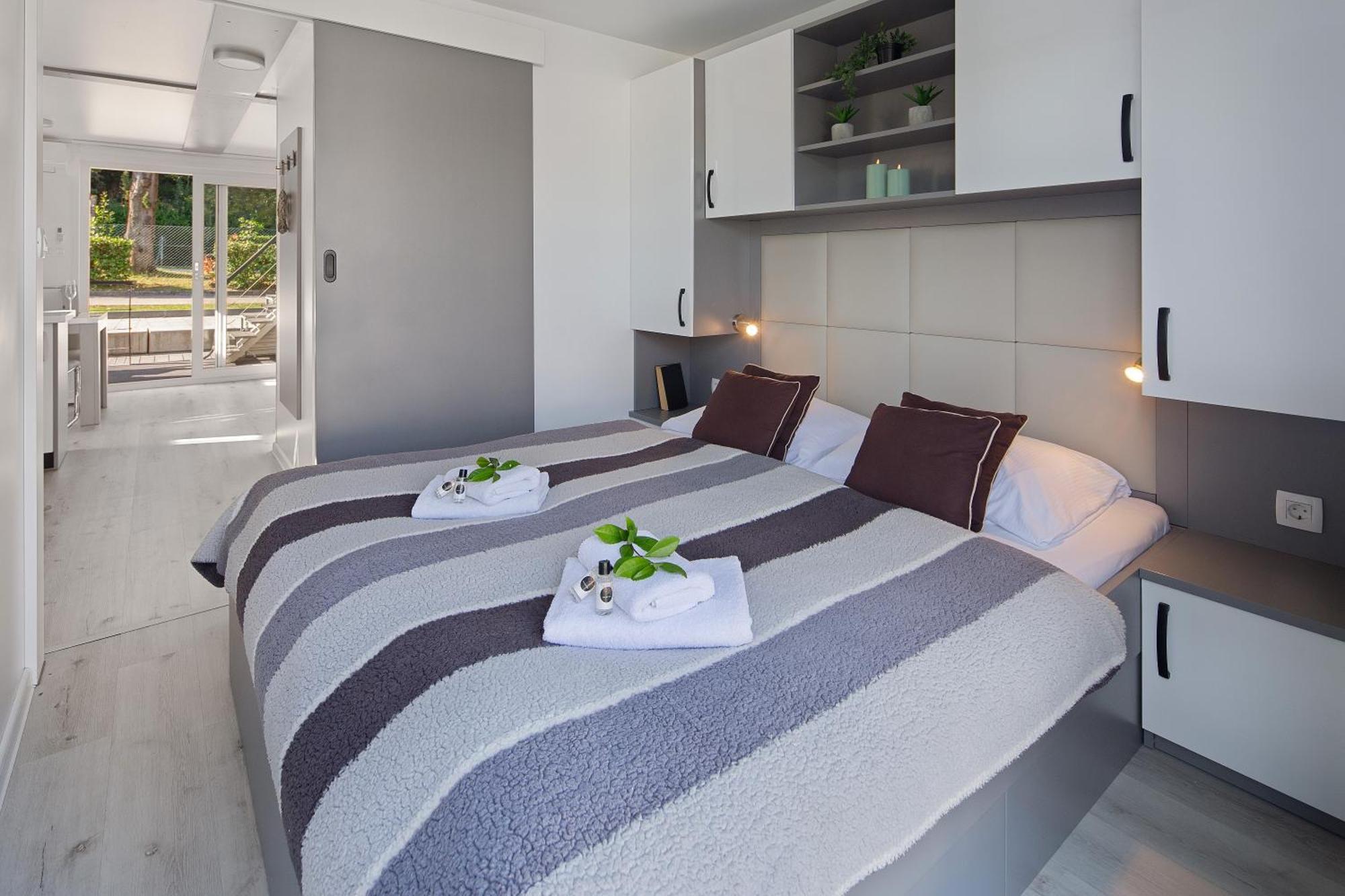 Floating Sea House Shark 3 Apartment Portoroz Exterior photo